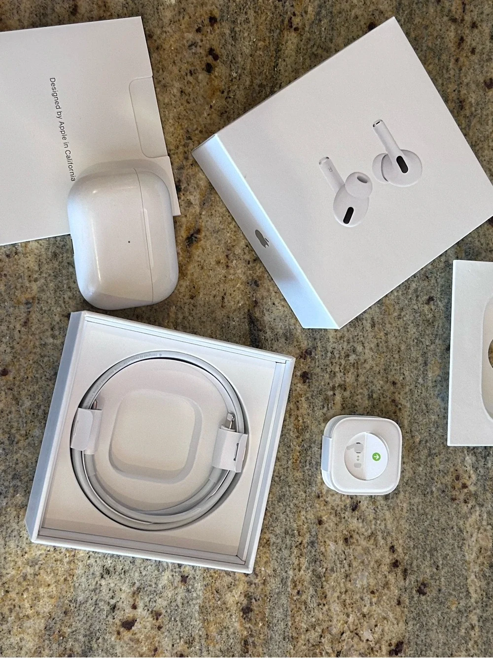 Apple AirPods Pro Wireless Headphones - White (Good Condition)